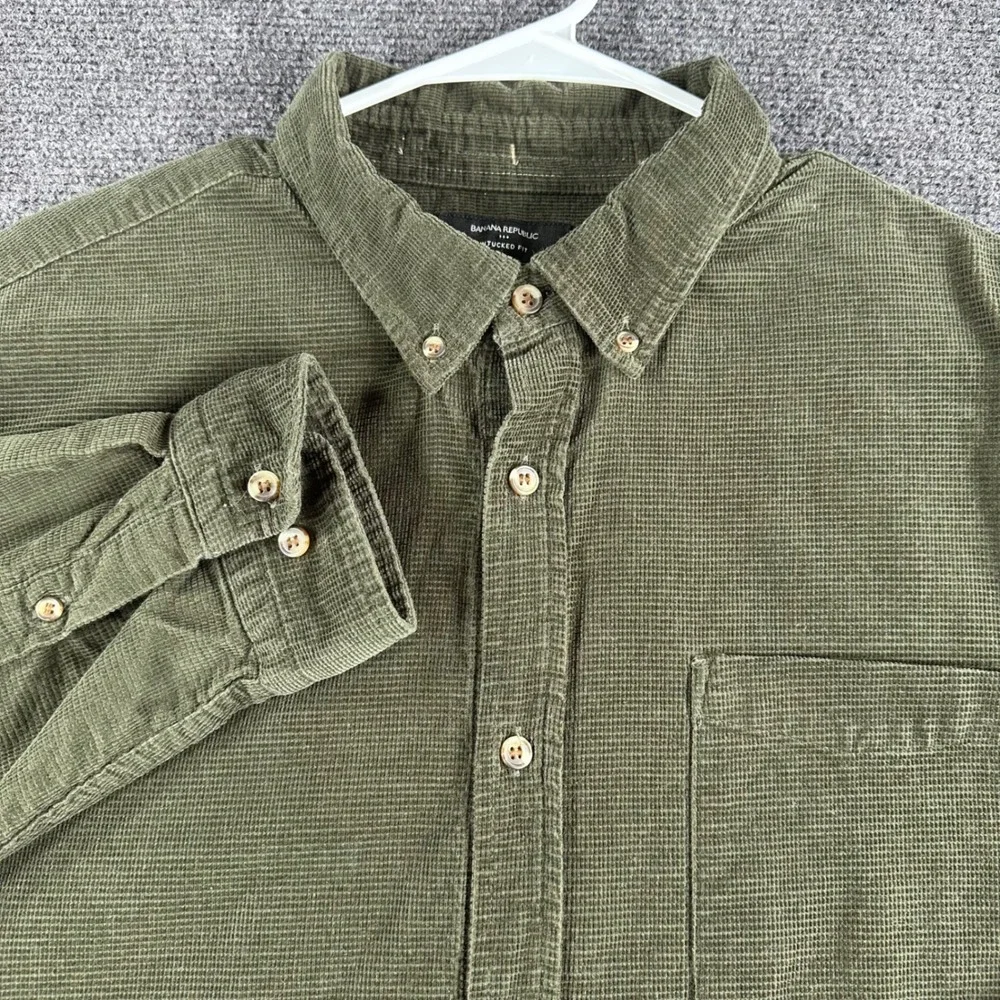 Banana Republic Corduroy Shirt Mens XL Extra Large Green Untucked Fit Fine Wale